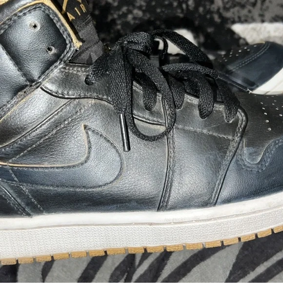 Jordan 1 mid size 9